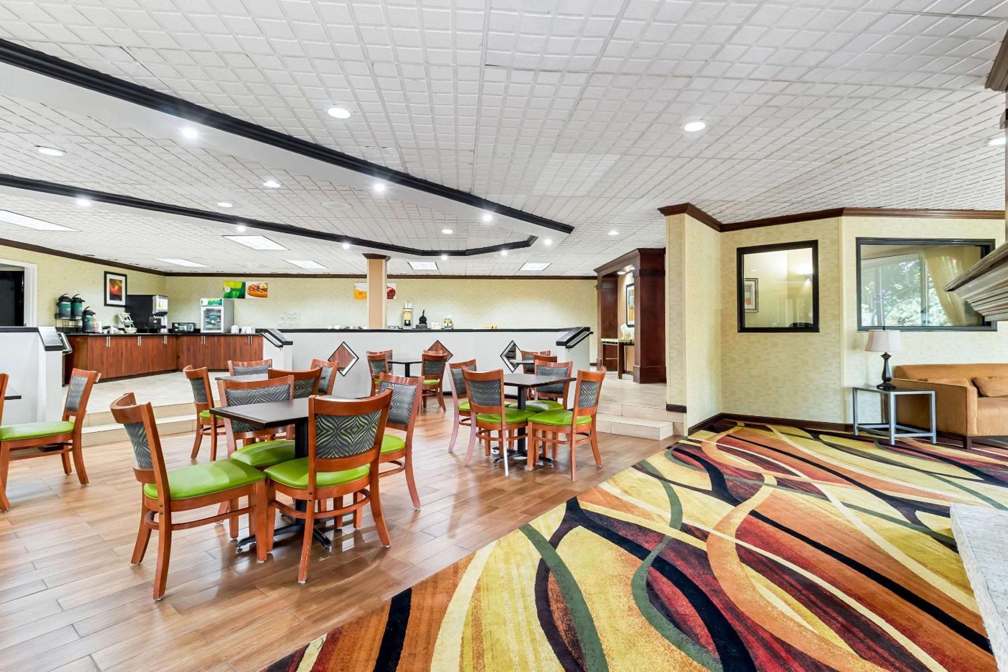 Quality Inn & Suites Florence Civic Center Екстериор снимка