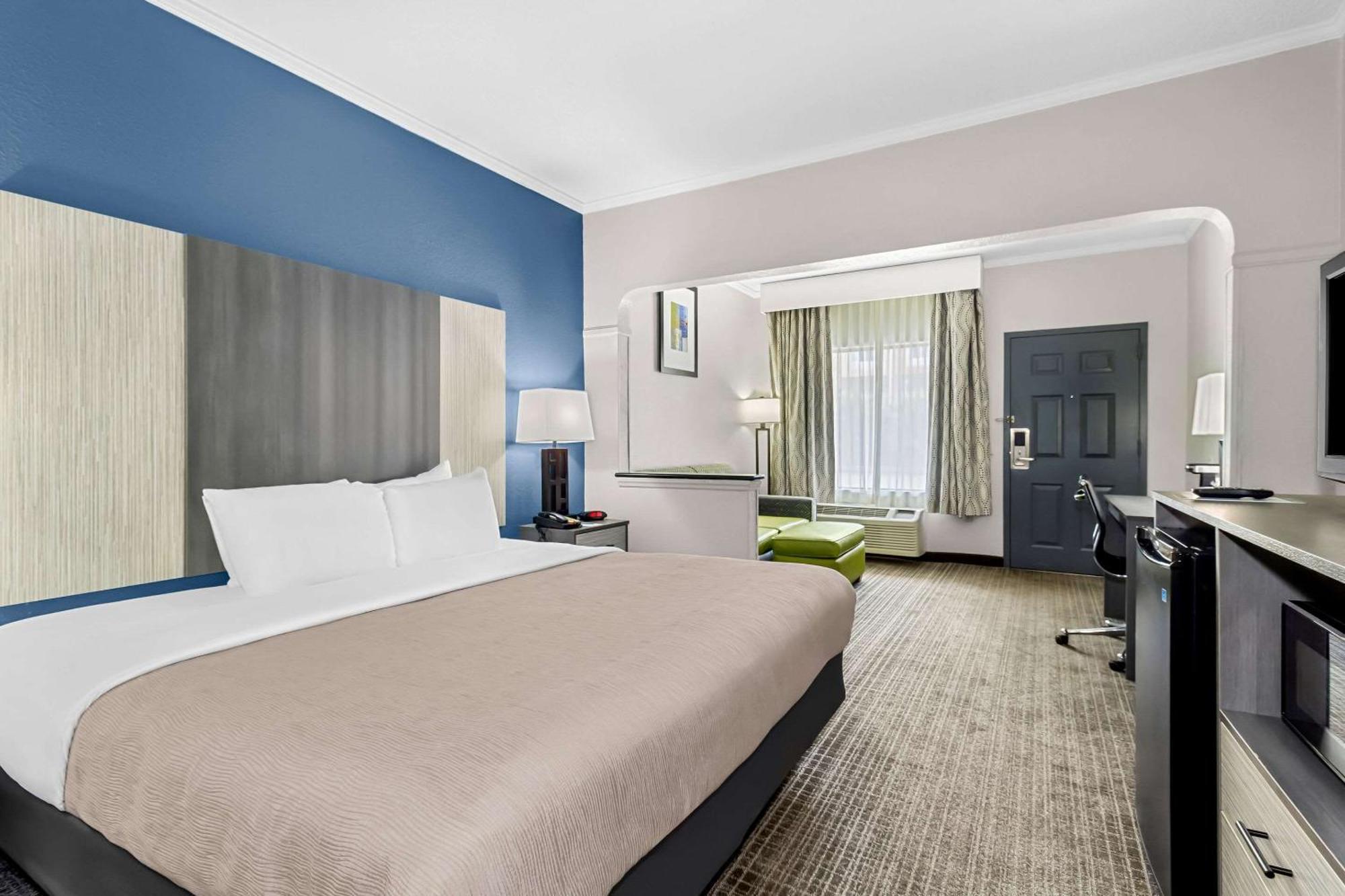 Quality Inn & Suites Florence Civic Center Екстериор снимка