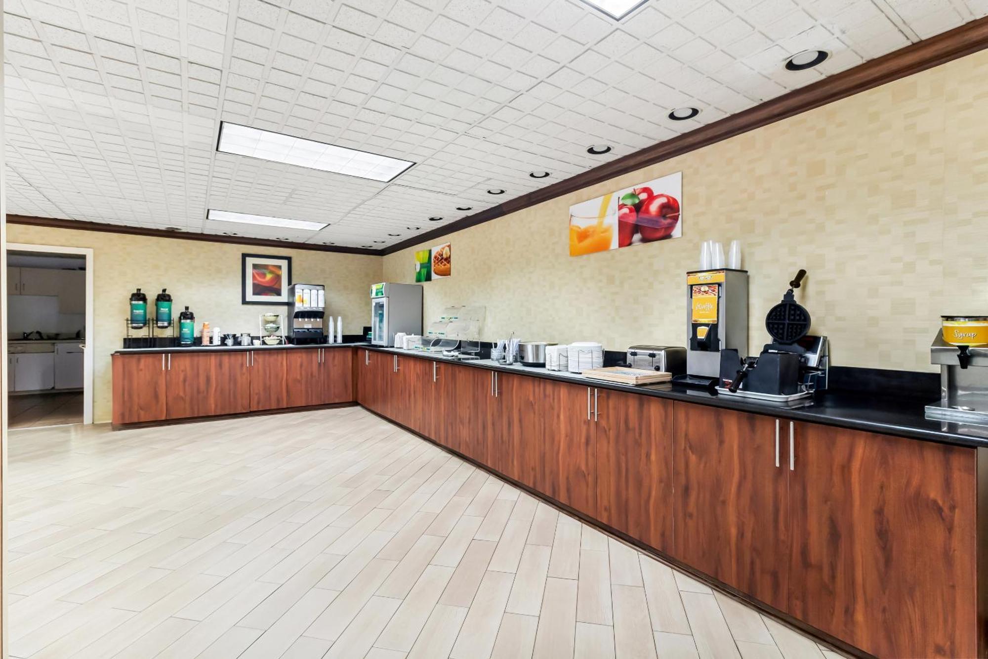 Quality Inn & Suites Florence Civic Center Екстериор снимка
