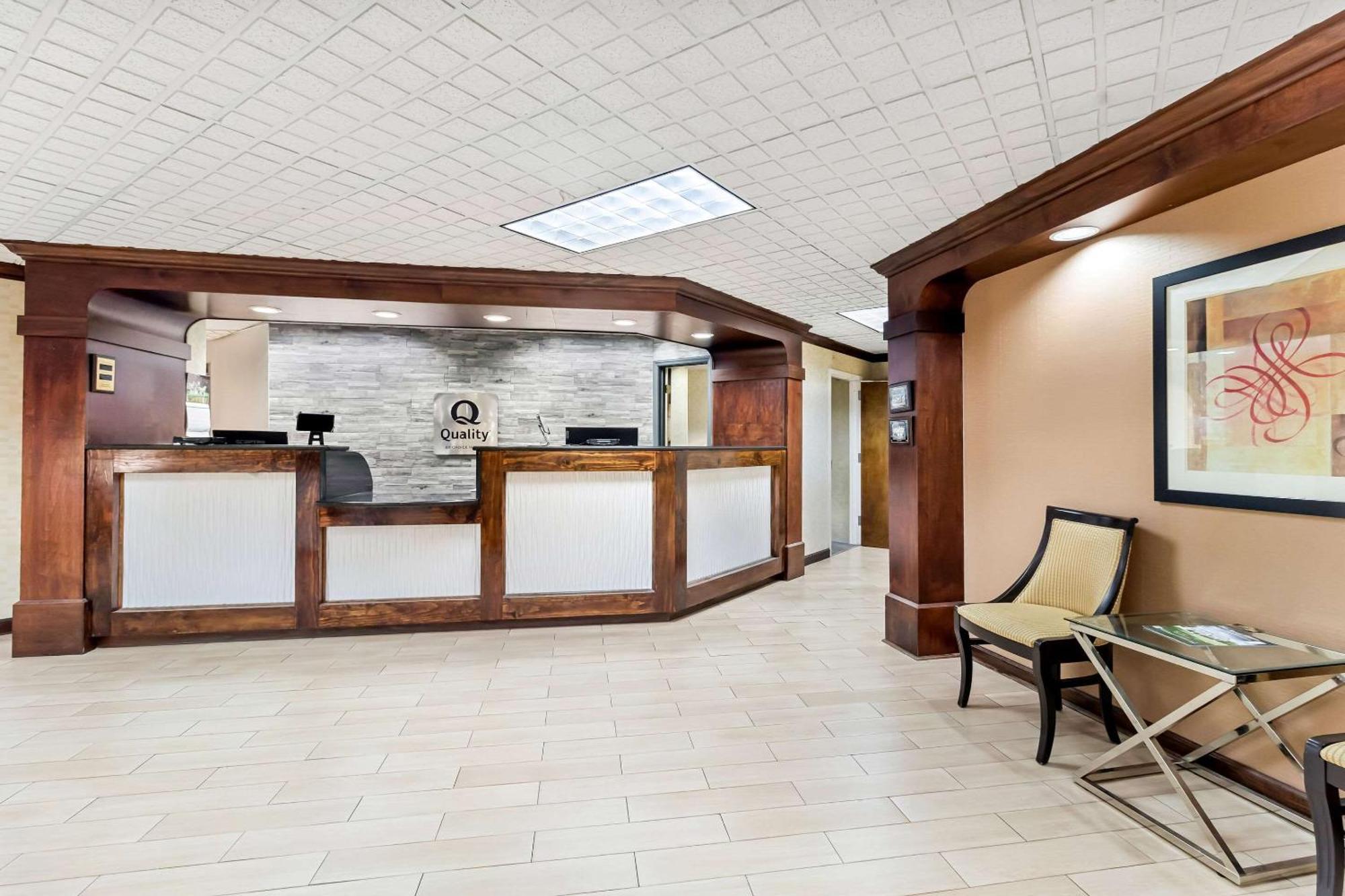 Quality Inn & Suites Florence Civic Center Екстериор снимка