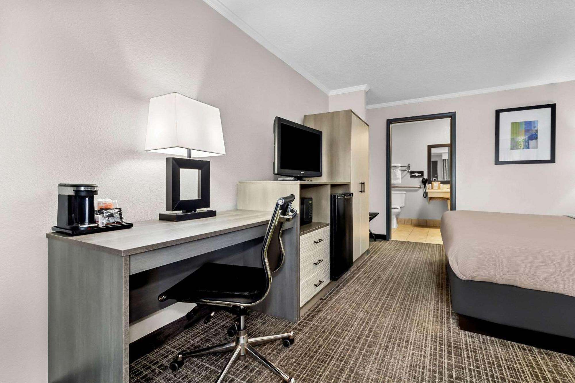 Quality Inn & Suites Florence Civic Center Екстериор снимка