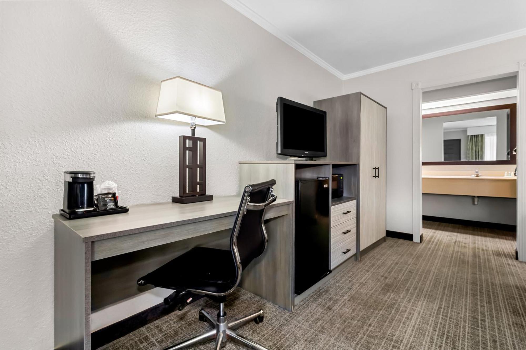 Quality Inn & Suites Florence Civic Center Екстериор снимка