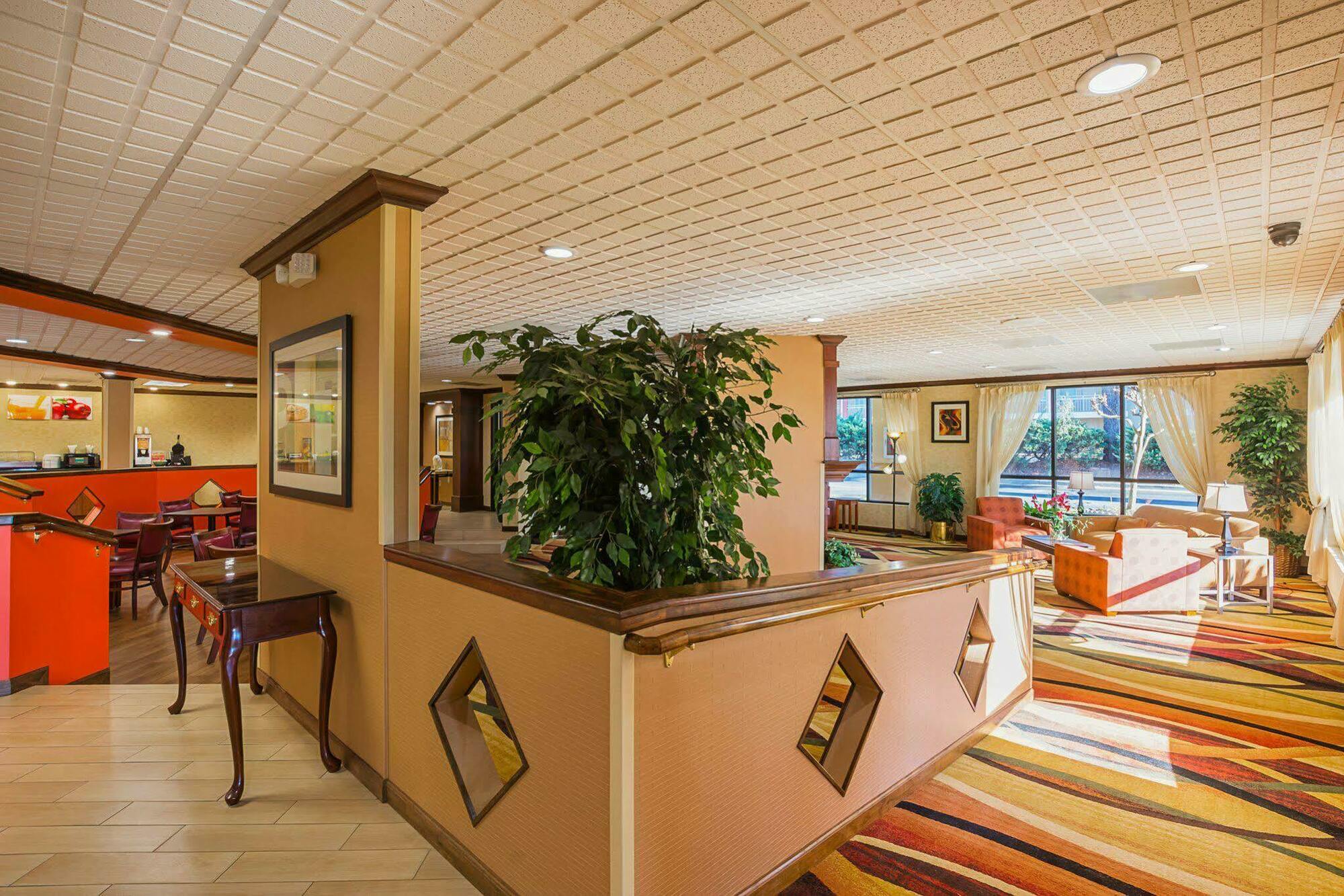 Quality Inn & Suites Florence Civic Center Екстериор снимка