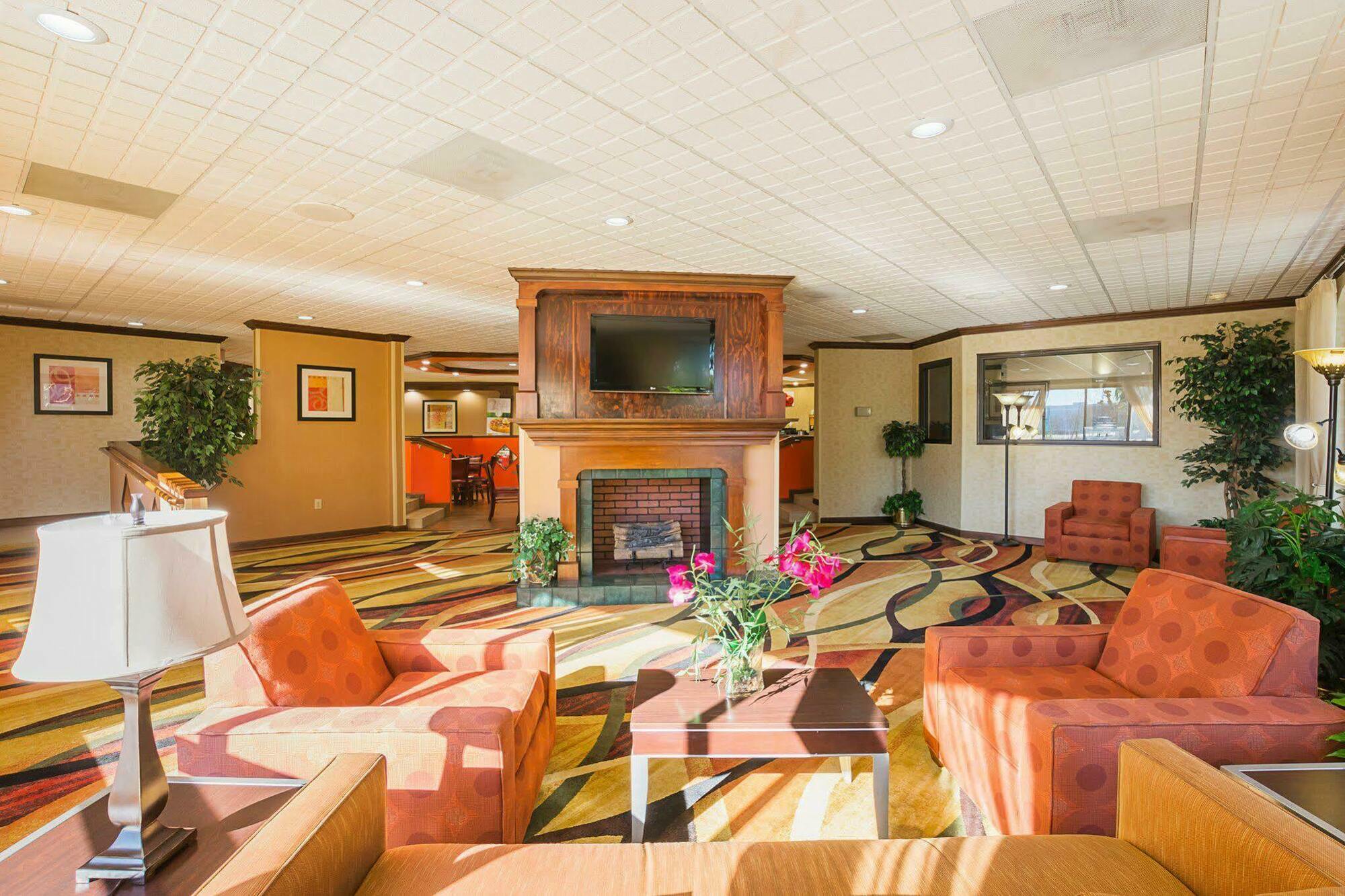 Quality Inn & Suites Florence Civic Center Екстериор снимка